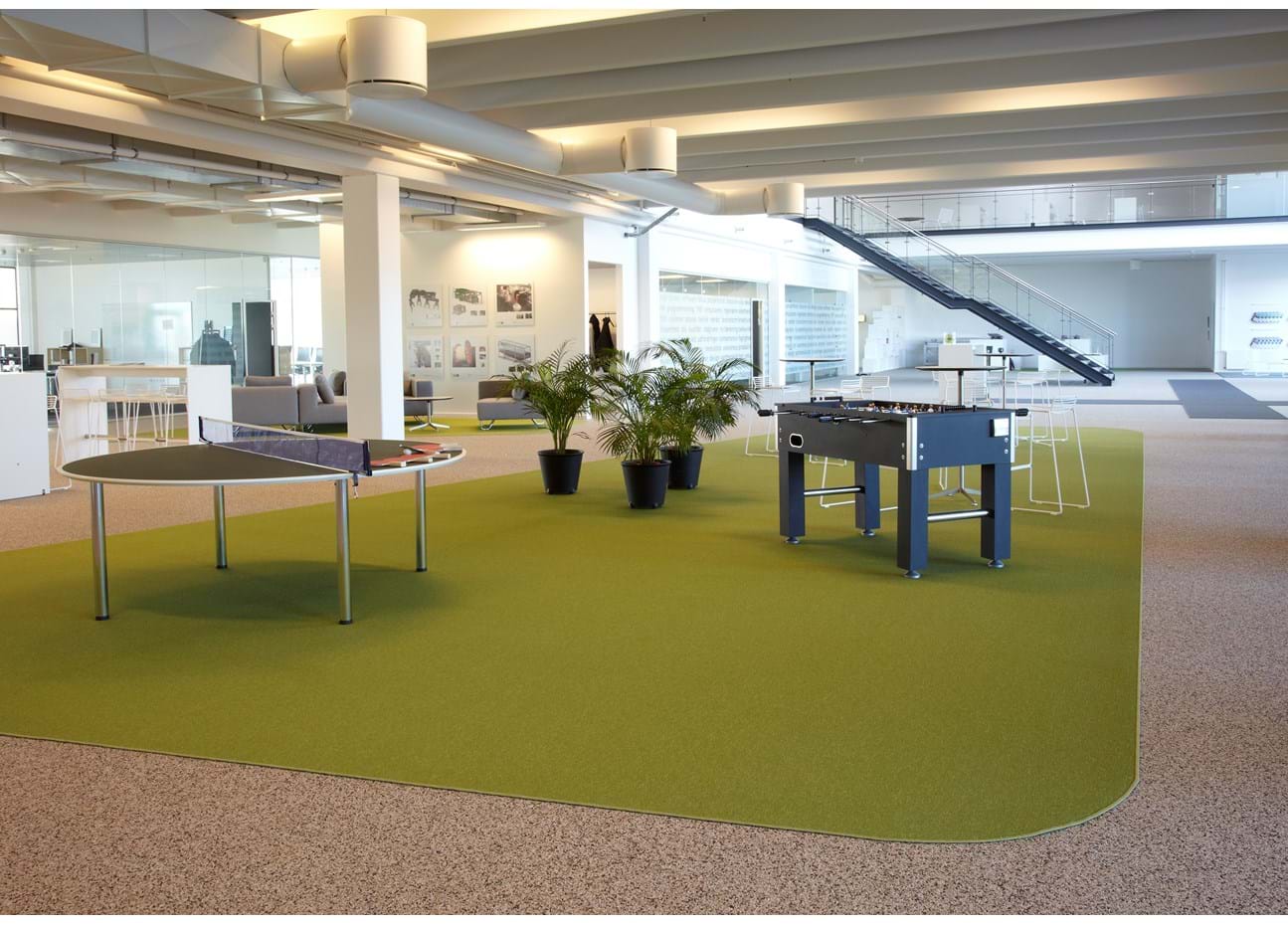 afpasset Fraster tæppe grøn på kontor